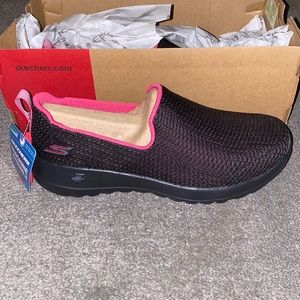 Sketchers Go Walk Joy